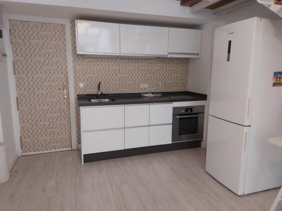 Duplex Center Parking Netflix Amazon Video Apartment Seville Exterior photo