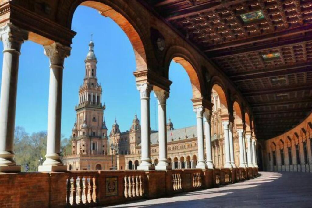 Duplex Center Parking Netflix Amazon Video Apartment Seville Exterior photo